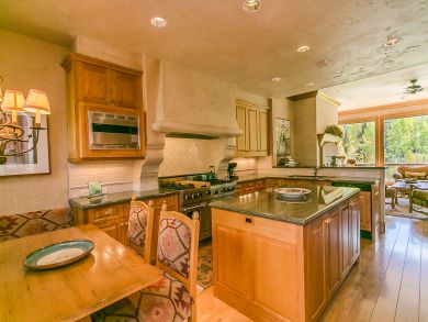 A Snowmass Four Bedrooms Rental with Great Views Available ! A Snowmass Four Bedrooms Rental with Great Views Available !
